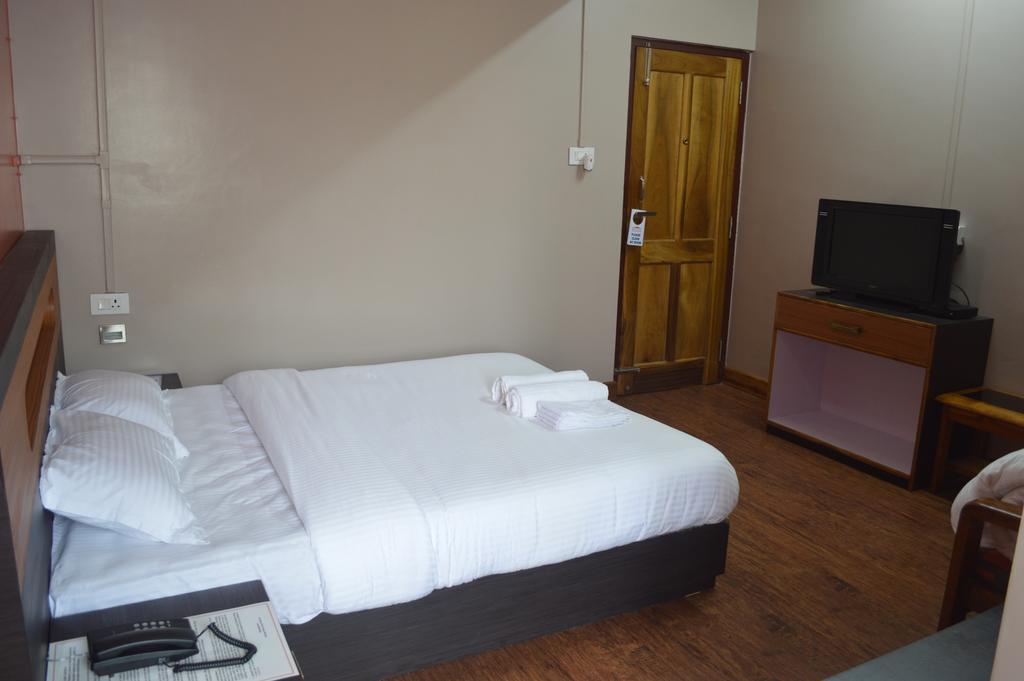 Orange Homestay Shillong Buitenkant foto