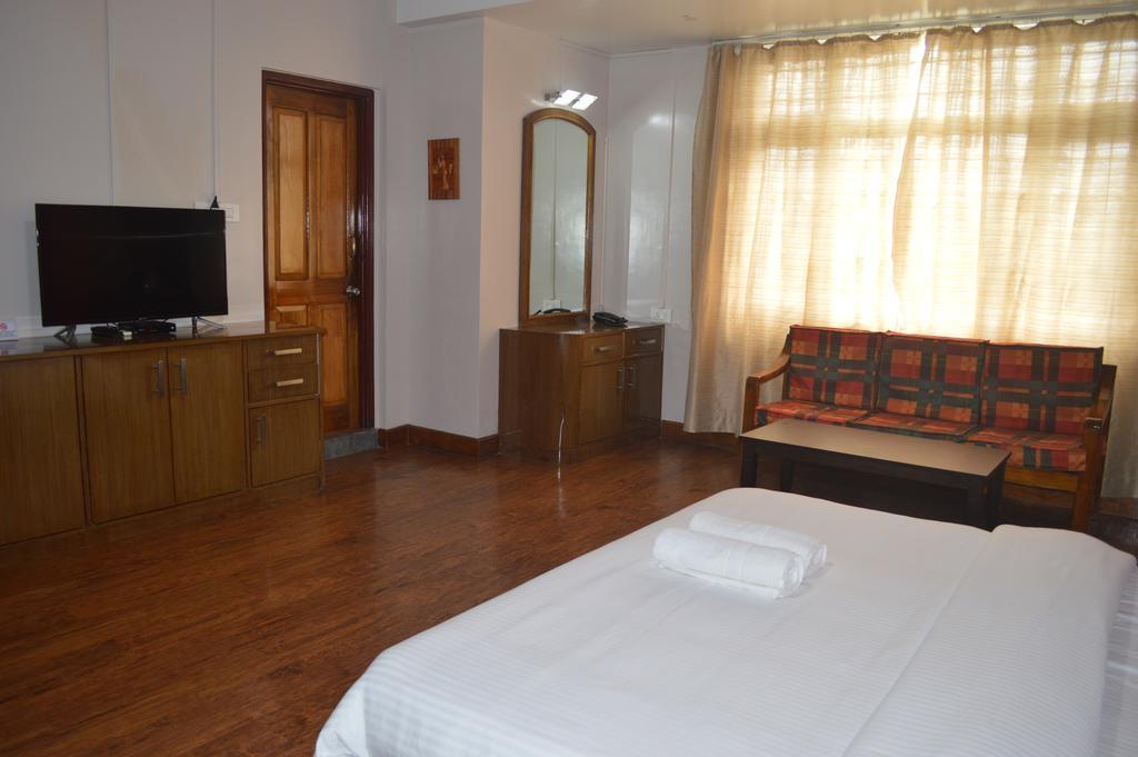 Orange Homestay Shillong Buitenkant foto