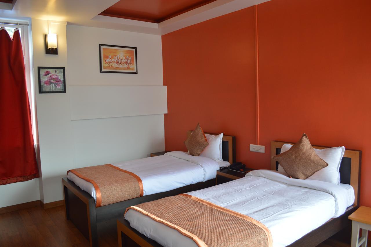 Orange Homestay Shillong Buitenkant foto