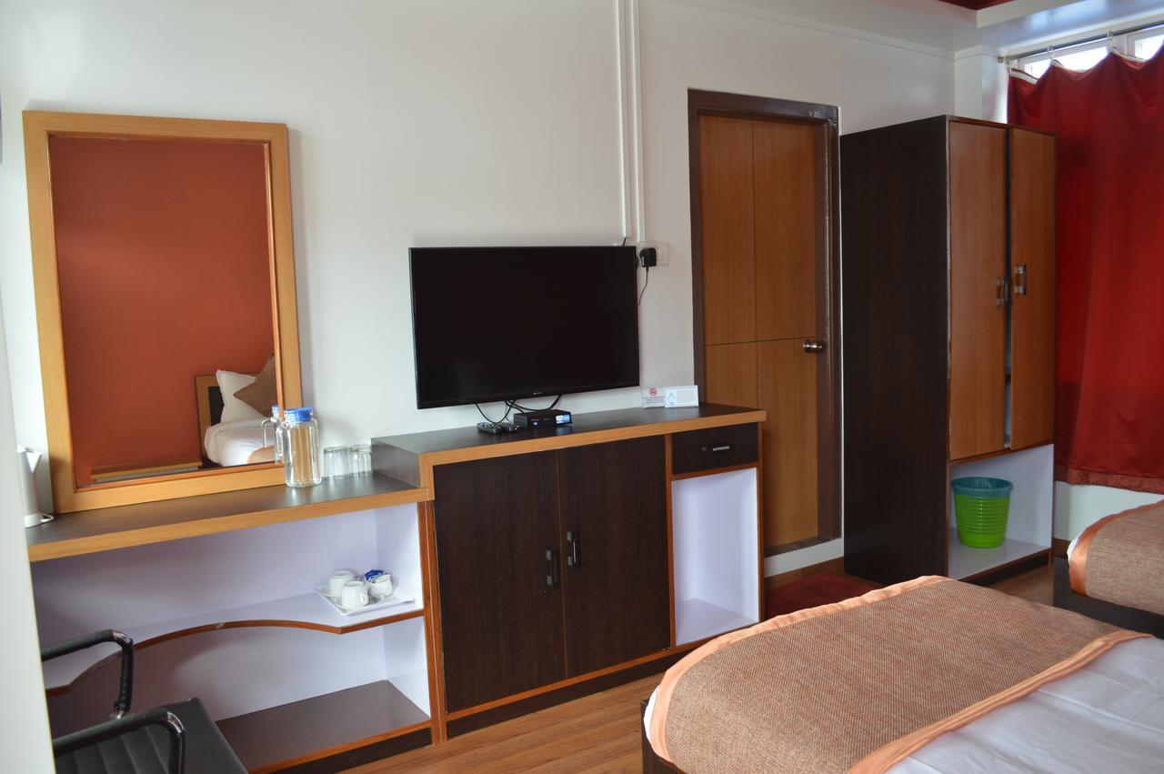 Orange Homestay Shillong Buitenkant foto