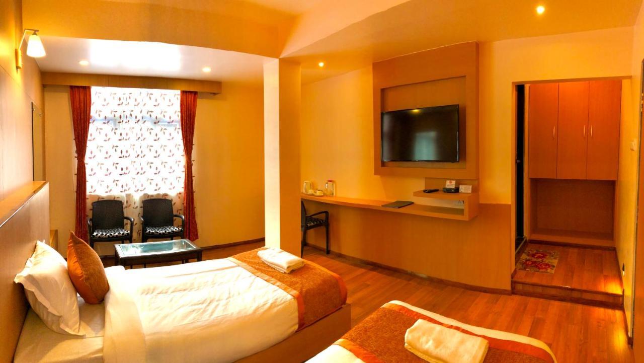 Orange Homestay Shillong Buitenkant foto